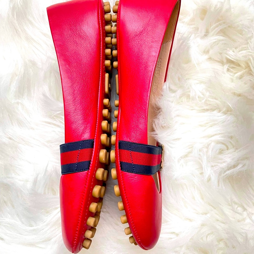 Authentic Gucci flats.